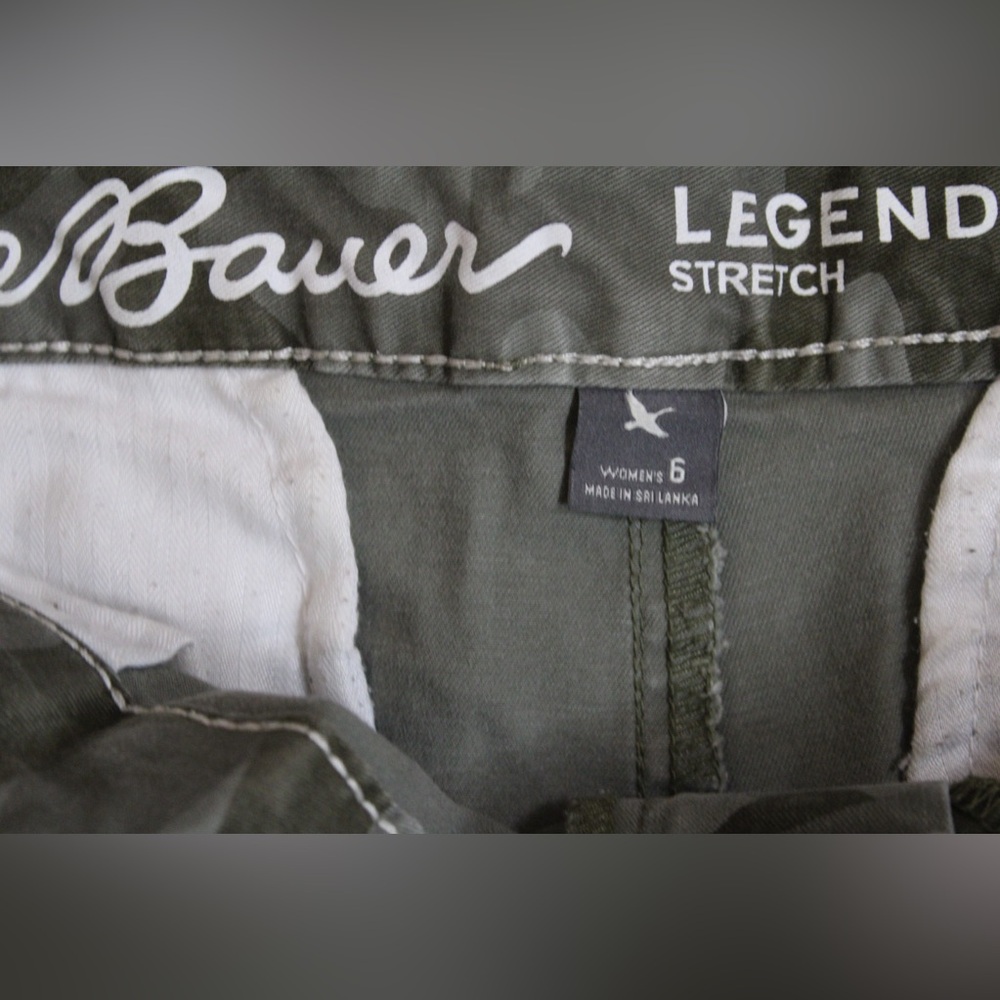 Eddie Bauer Women’s Legendwash Stretch Slightly Curvy Camo Shorts Size 6 - Picture 4 of 5